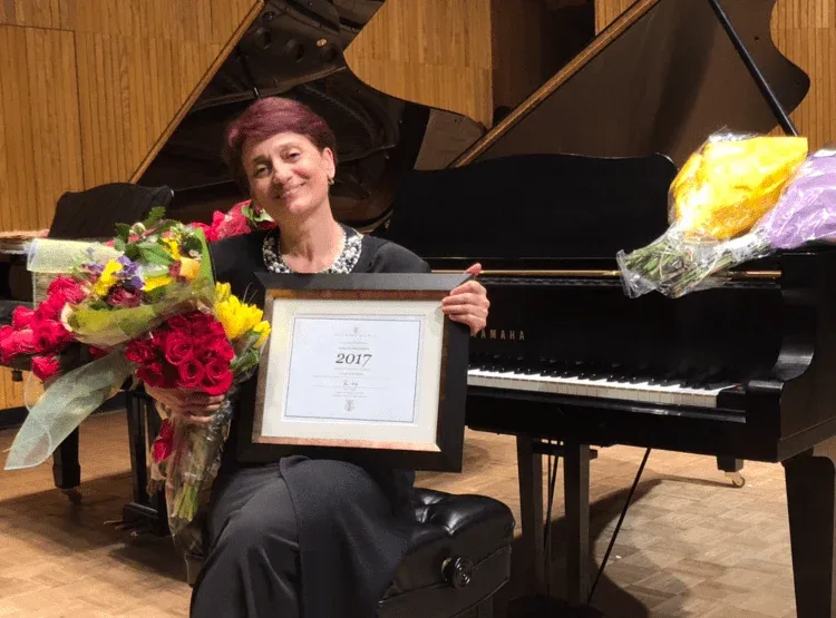 Naira Shahsouvarian, award-winning piano teacher in Fresno